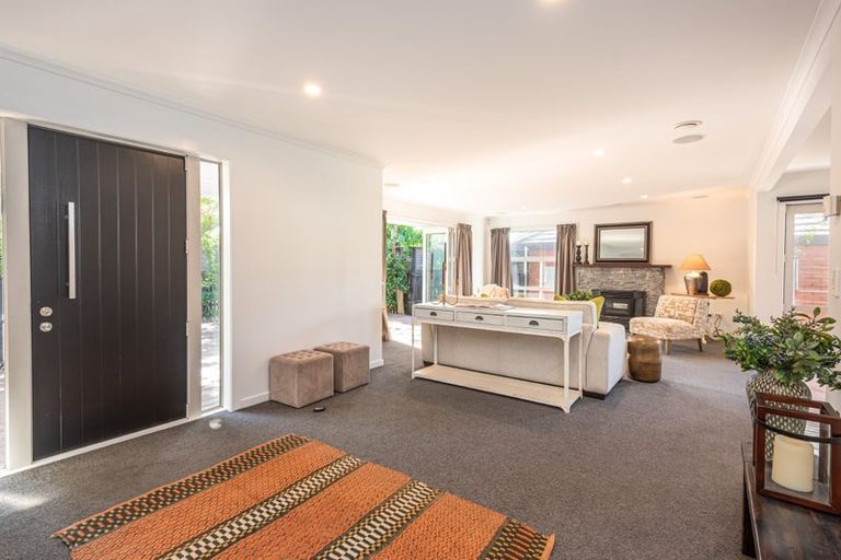 Photo of property in 1/2 Sarabande Avenue, Redwood, Christchurch, 8051