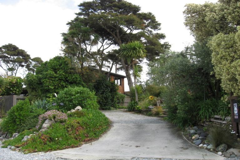 Photo of property in 89 Point Road, Monaco, Nelson, 7011
