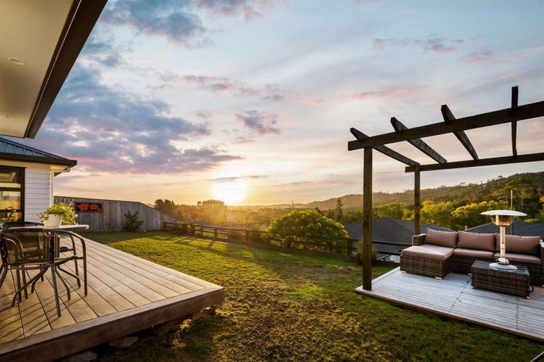 Photo of property in 1 Jeroboam Loop, Kumeu, 0810