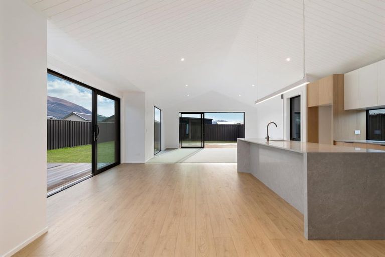 Photo of property in 70 Longview Drive, Lake Hawea, 9382