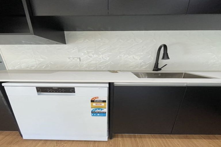 Photo of property in 8 Rangimarie Close, Opaheke, Papakura, 2113