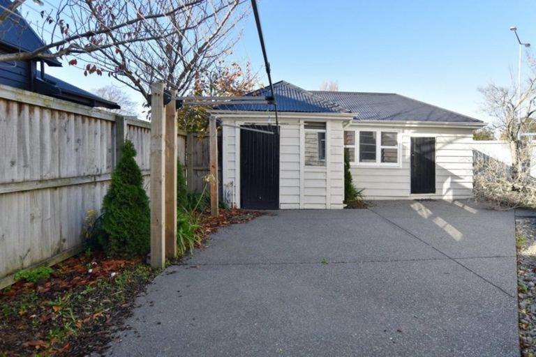 Photo of property in 2/46 Fendalton Road, Fendalton, Christchurch, 8014