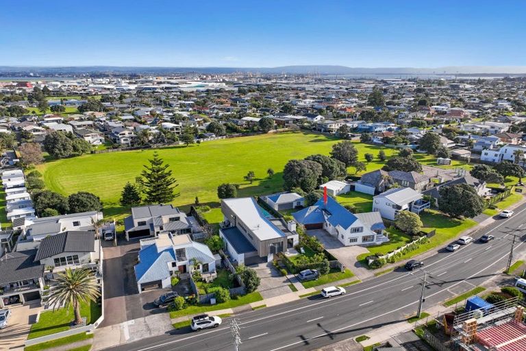 Photo of property in 24 Oceanbeach Road, Mount Maunganui, 3116