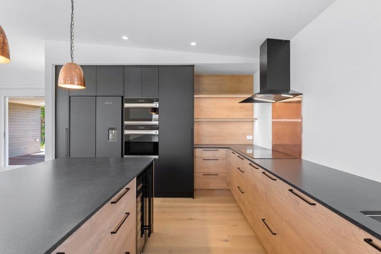 Photo of property in 1/37 Parr Terrace, Castor Bay, Auckland, 0620