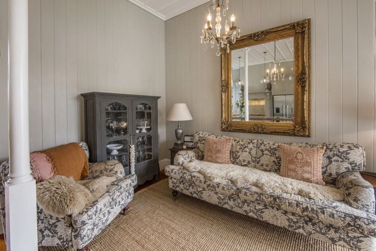 Photo of property in 15 Jubilee Avenue, Devonport, Auckland, 0624