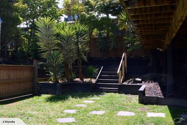 Photo of property in 2/99 Balmain Road, Birkenhead, Auckland, 0626