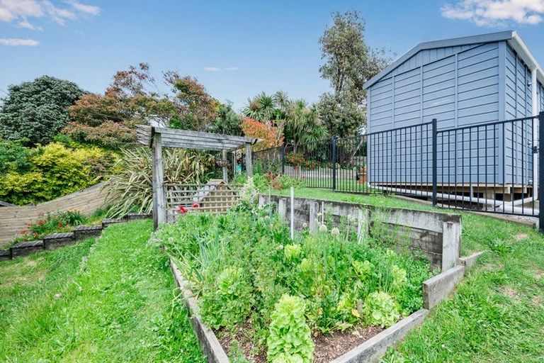 Photo of property in 106 Renown Road, Raumati South, Paraparaumu, 5032