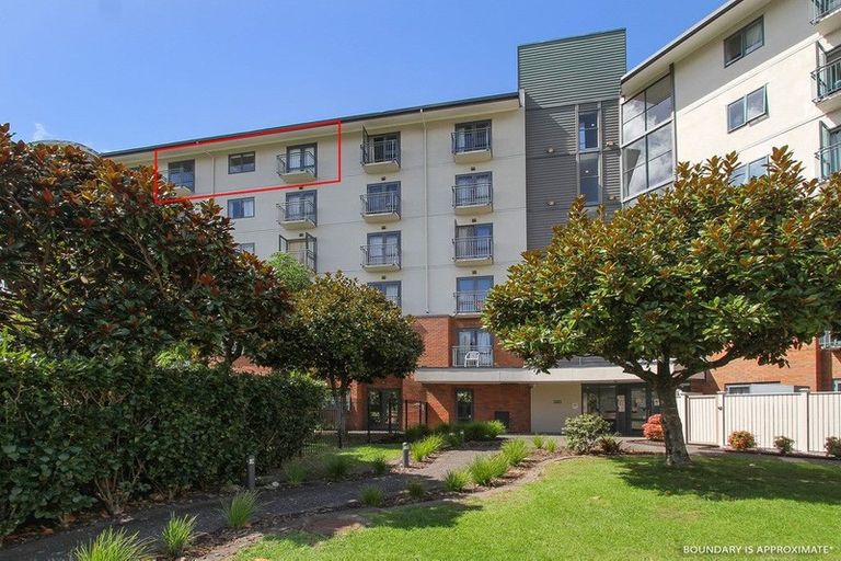 Photo of property in 5b/10 Crown Lynn Place, New Lynn, Auckland, 0600