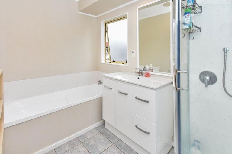 Photo of property in 99 Settlement Road, Papakura, 2110