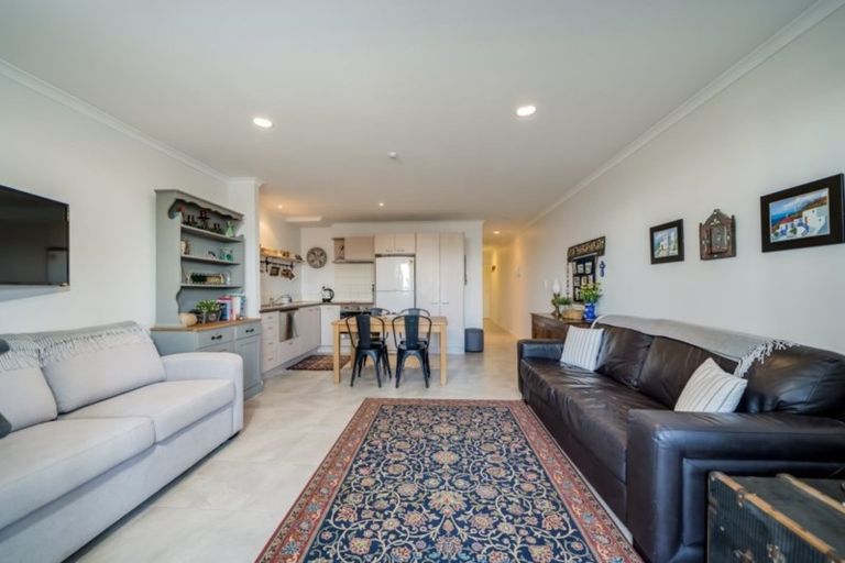 Photo of property in Paramount Apartments, 4/281 Maunganui Road, Mount Maunganui, 3116