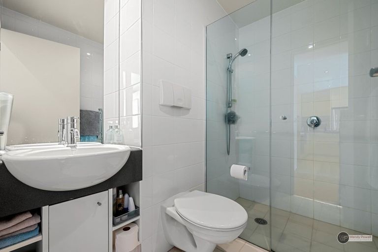 Photo of property in Sanctum Apartment, 10 Ebor Street, Te Aro, Wellington, 6011