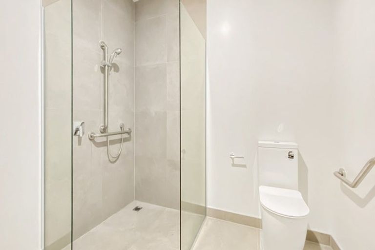 Photo of property in 5 Whakarato Way, Takanini, 2112