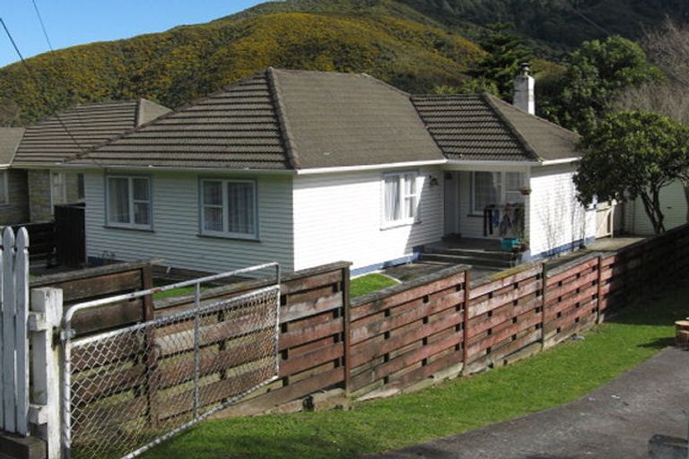 Photo of property in 86 Coast Road, Wainuiomata, Lower Hutt, 5014