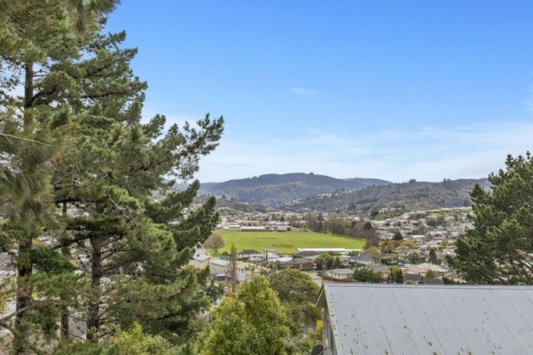 Photo of property in 11 Amundsen Grove, Stokes Valley, Lower Hutt, 5019