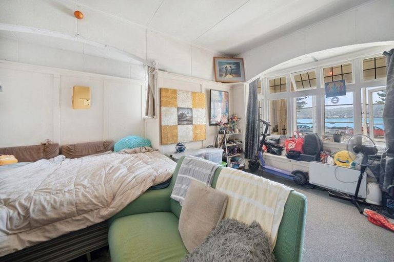 Photo of property in 230 Oriental Parade, Oriental Bay, Wellington, 6011