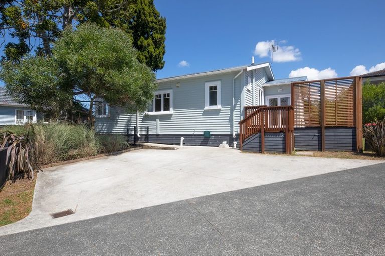 Photo of property in 379b West Coast Road, Glen Eden, Auckland, 0602