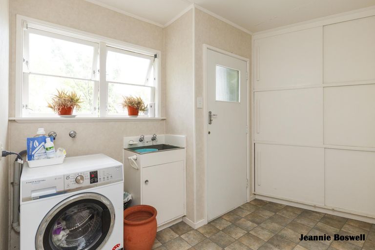 Photo of property in 43 Elmira Avenue, Hokowhitu, Palmerston North, 4410