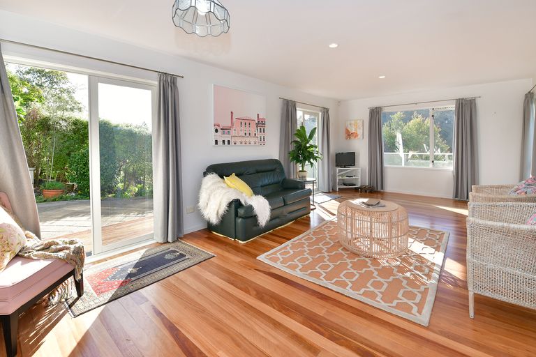 Photo of property in 60 Puhoi Road, Puhoi, Warkworth, 0994