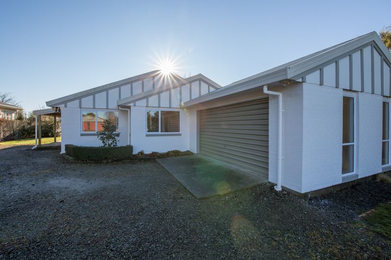 Photo of property in 16 High Street, Kirwee, Darfield, 7571