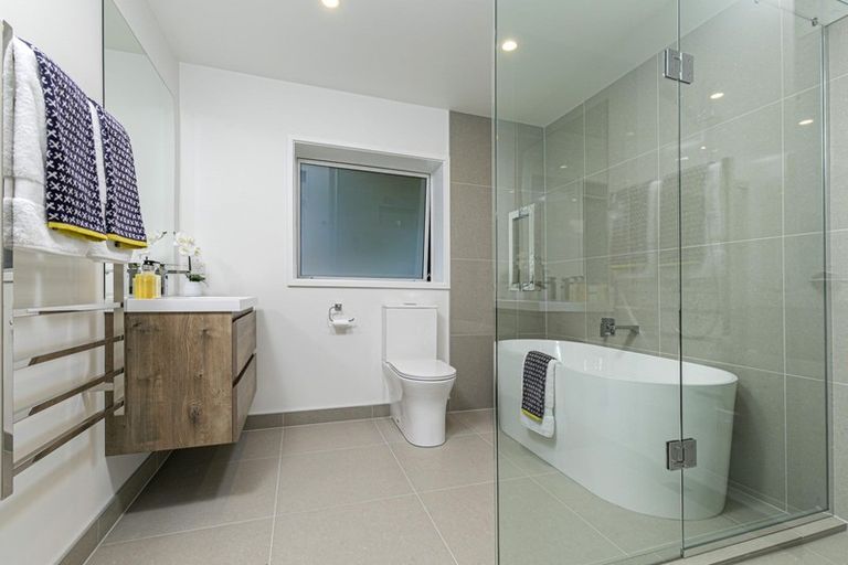 Photo of property in 11a Langana Avenue, Browns Bay, Auckland, 0630