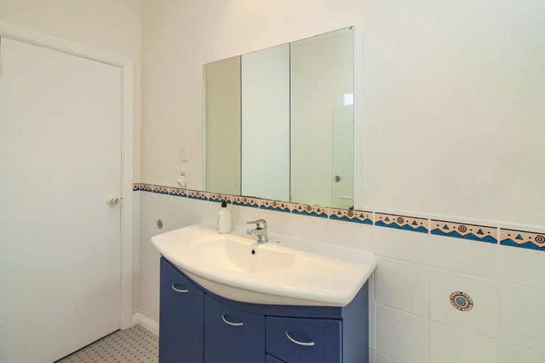 Photo of property in 43 Pembroke Road, Northland, Wellington, 6012