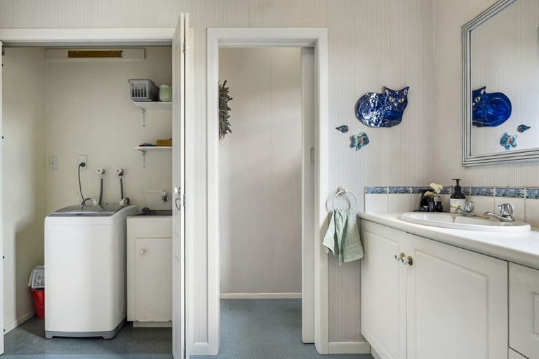 Photo of property in 2/76 Wairoa Road, Narrow Neck, Auckland, 0624