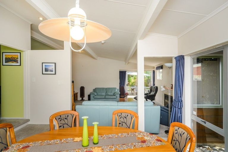 Photo of property in 6 Dunk Place, Milson, Palmerston North, 4414