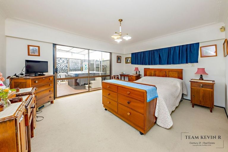 Photo of property in 32 Redmount Place, Red Hill, Papakura, 2110