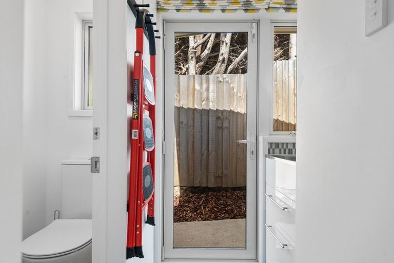 Photo of property in 205 Mount Pleasant Road, Mount Pleasant, Christchurch, 8081