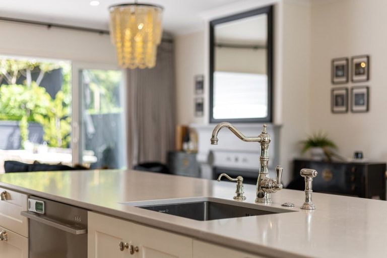 Photo of property in 23 Silverstream Road, Crofton Downs, Wellington, 6035