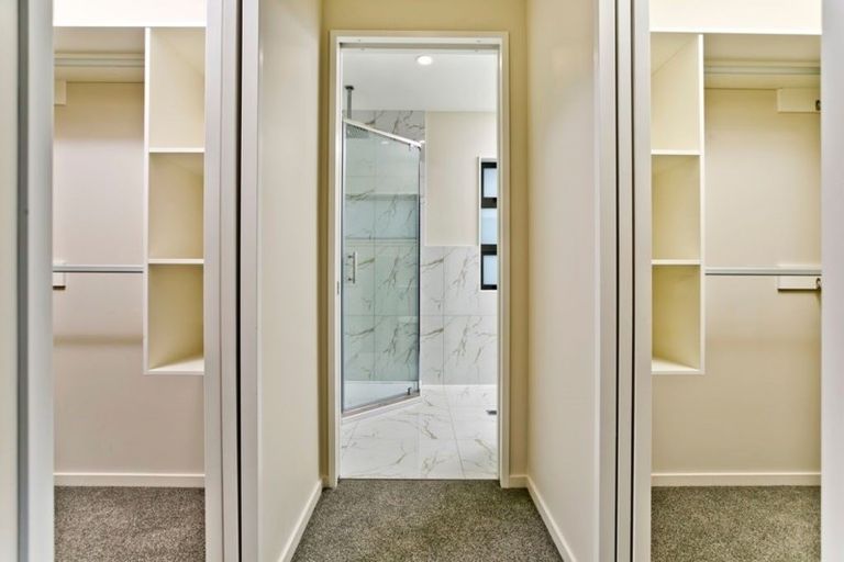 Photo of property in 22a Glastron Place, Bayview, Auckland, 0629