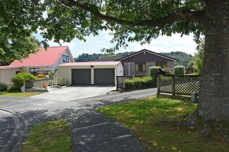 Photo of property in 12 Donegal Grove, Birchville, Upper Hutt, 5018
