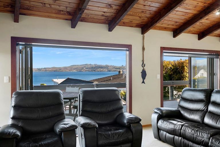 Photo of property in 12 Harvey Street, Waipahihi, Taupo, 3330