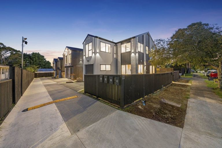 Photo of property in 23c Wanaka Place, Pakuranga Heights, Auckland, 2010