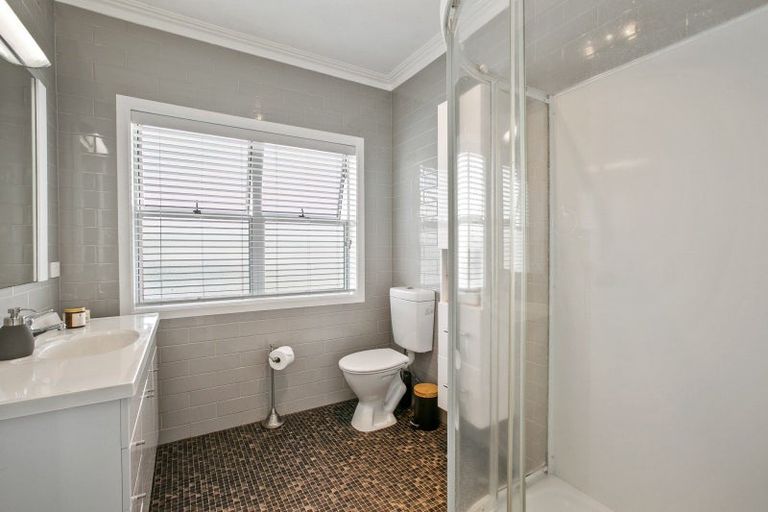 Photo of property in 225b Tukapa Street, Westown, New Plymouth, 4310