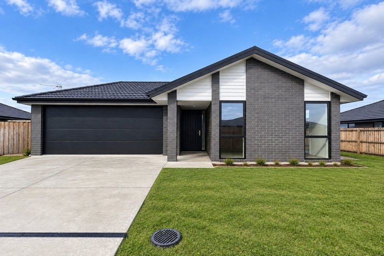 Photo of property in 18 Piwakawaka Place, Leeston, 7632