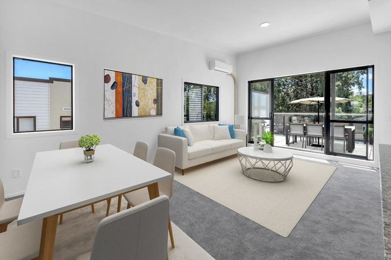 Photo of property in 24/11 Carlos Drive, Flat Bush, Auckland, 2016