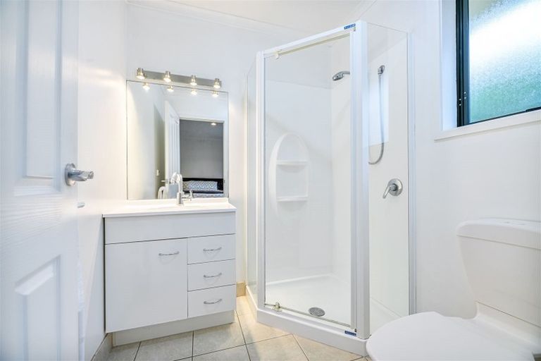 Photo of property in 4 San Domingo Rise, Henderson, Auckland, 0612