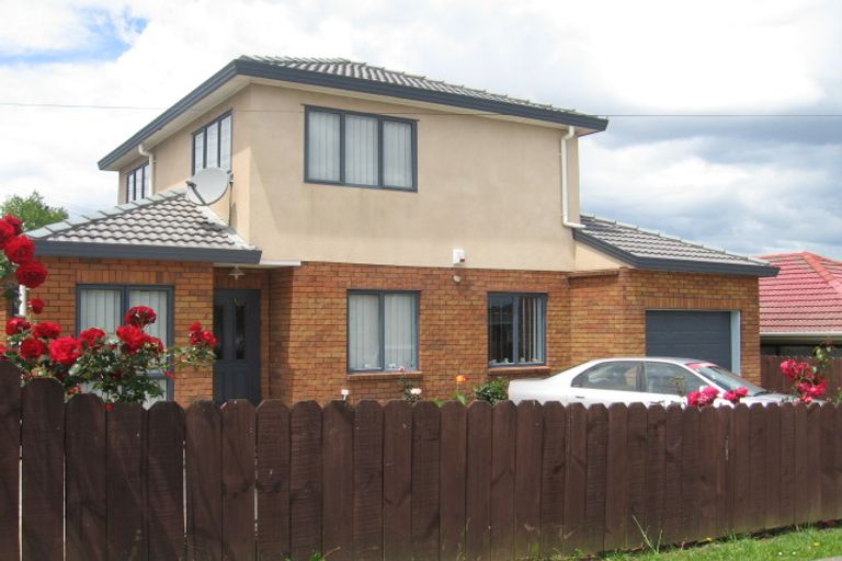 Photo of property in 30 Wyllie Road, Papatoetoe, Auckland, 2025