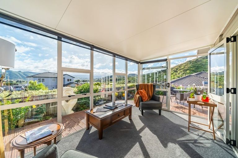 Photo of property in 48 King Charles Drive, Kingsley Heights, Upper Hutt, 5018