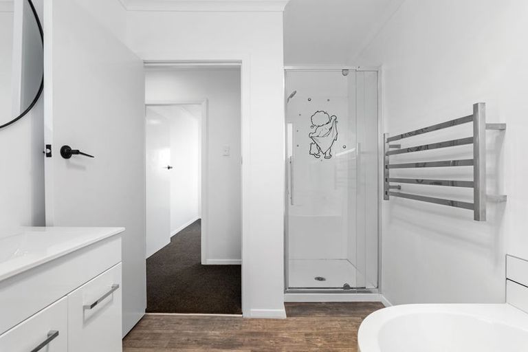 Photo of property in 4 Iredale Road, Hawera, 4610