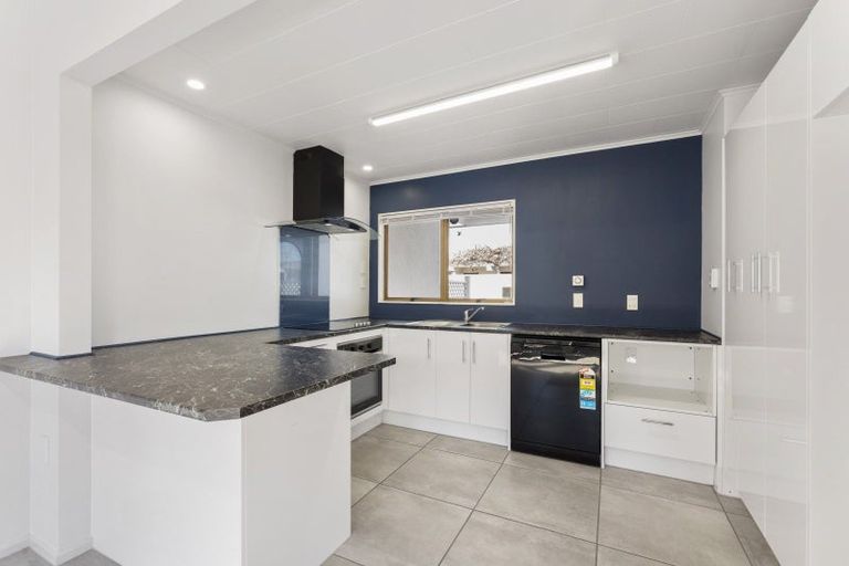 Photo of property in 2/8 Parker Avenue, Levin, 5510