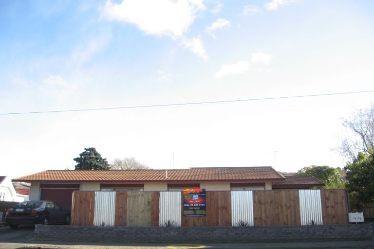 Photo of property in 2/2 Church Road, Taradale, Napier, 4112