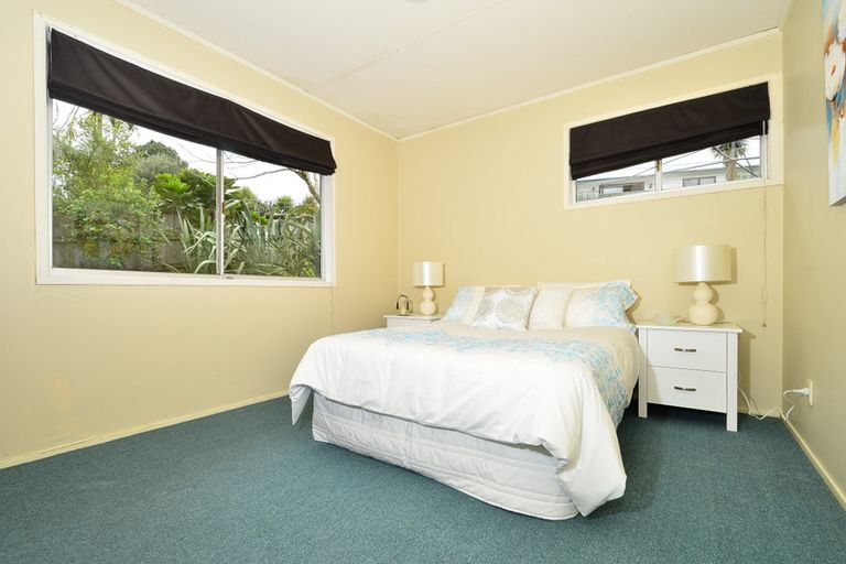 Photo of property in 18 Autumn Avenue, Glen Eden, Auckland, 0602