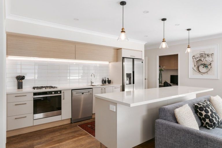 Photo of property in 44 Hiria Crescent, Papamoa Beach, Papamoa, 3118