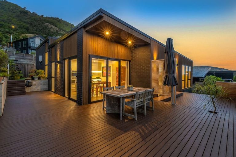 Photo of property in 76 Kotare Street, Waikanae, 5036