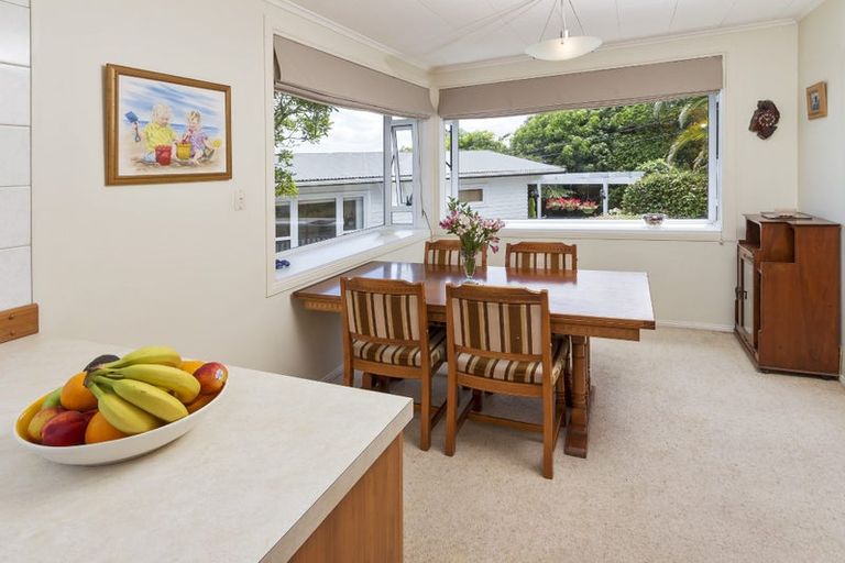 Photo of property in 2/214 Bleakhouse Road, Mellons Bay, Auckland, 2014