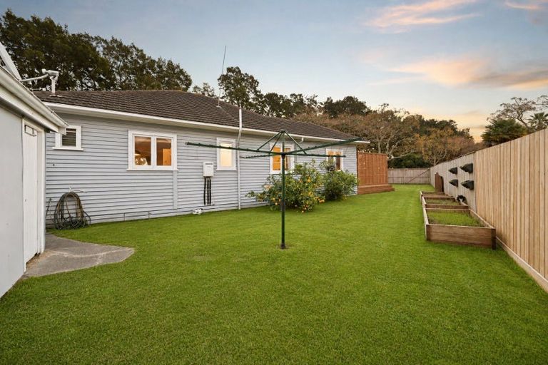 Photo of property in 12 Tui Avenue, Forest Lake, Hamilton, 3200