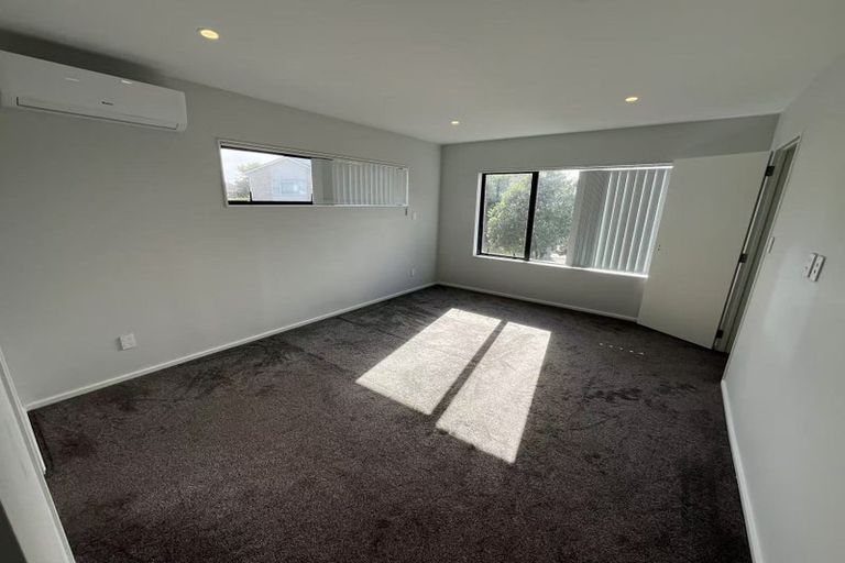 Photo of property in 54 Bordeaux Parade, Te Atatu South, Auckland, 0610