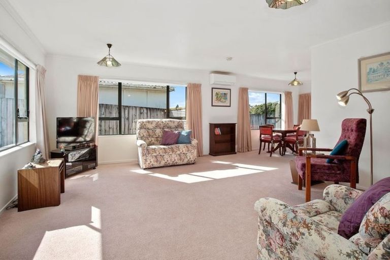 Photo of property in 334a Main Road, Tawa, Wellington, 5028